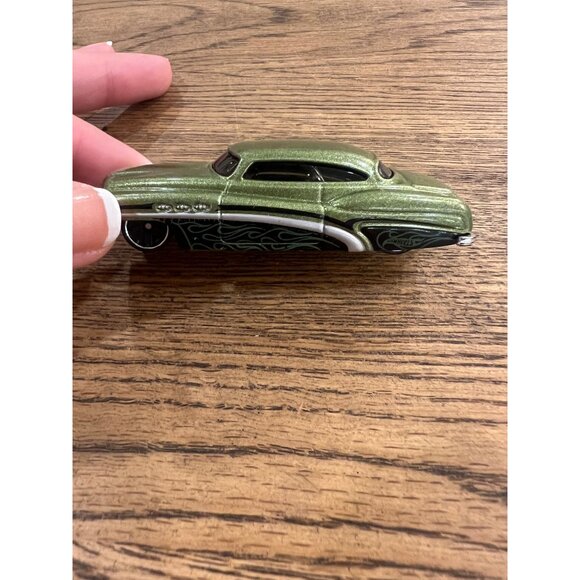 Hot Wheels 2000 So Fine Green Metallic Diecast Car 1:64 Scale Collectors Model - Picture 3 of 4
